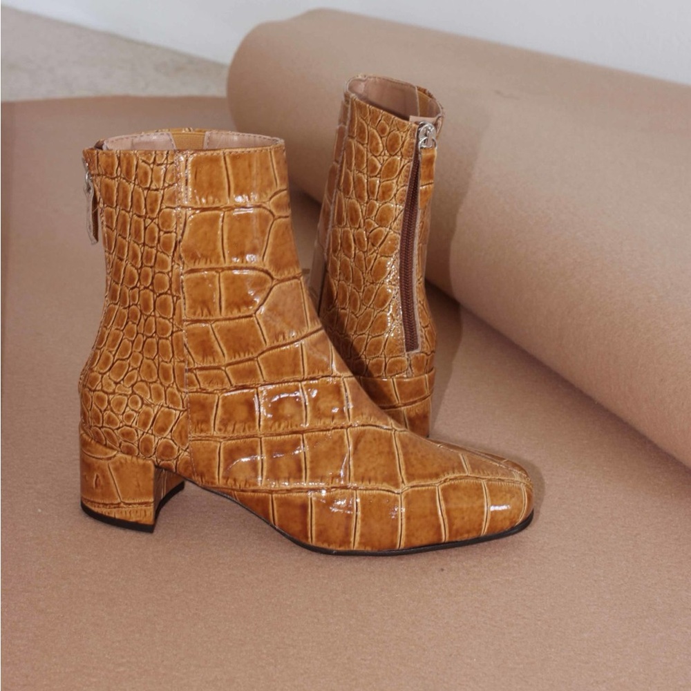 About Arianne Leather Patent Boot in Mustard, size 39